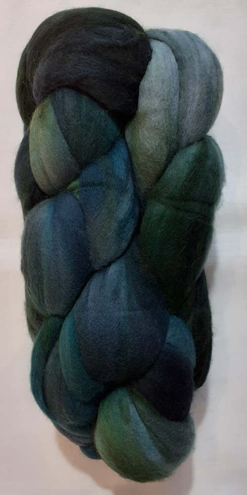 NUBE Hand Dyed Merino Roving
