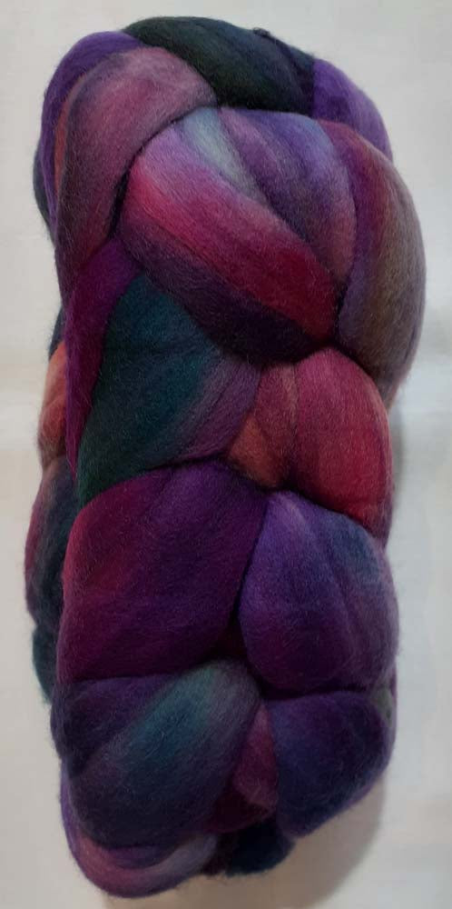 NUBE Hand Dyed Merino Roving
