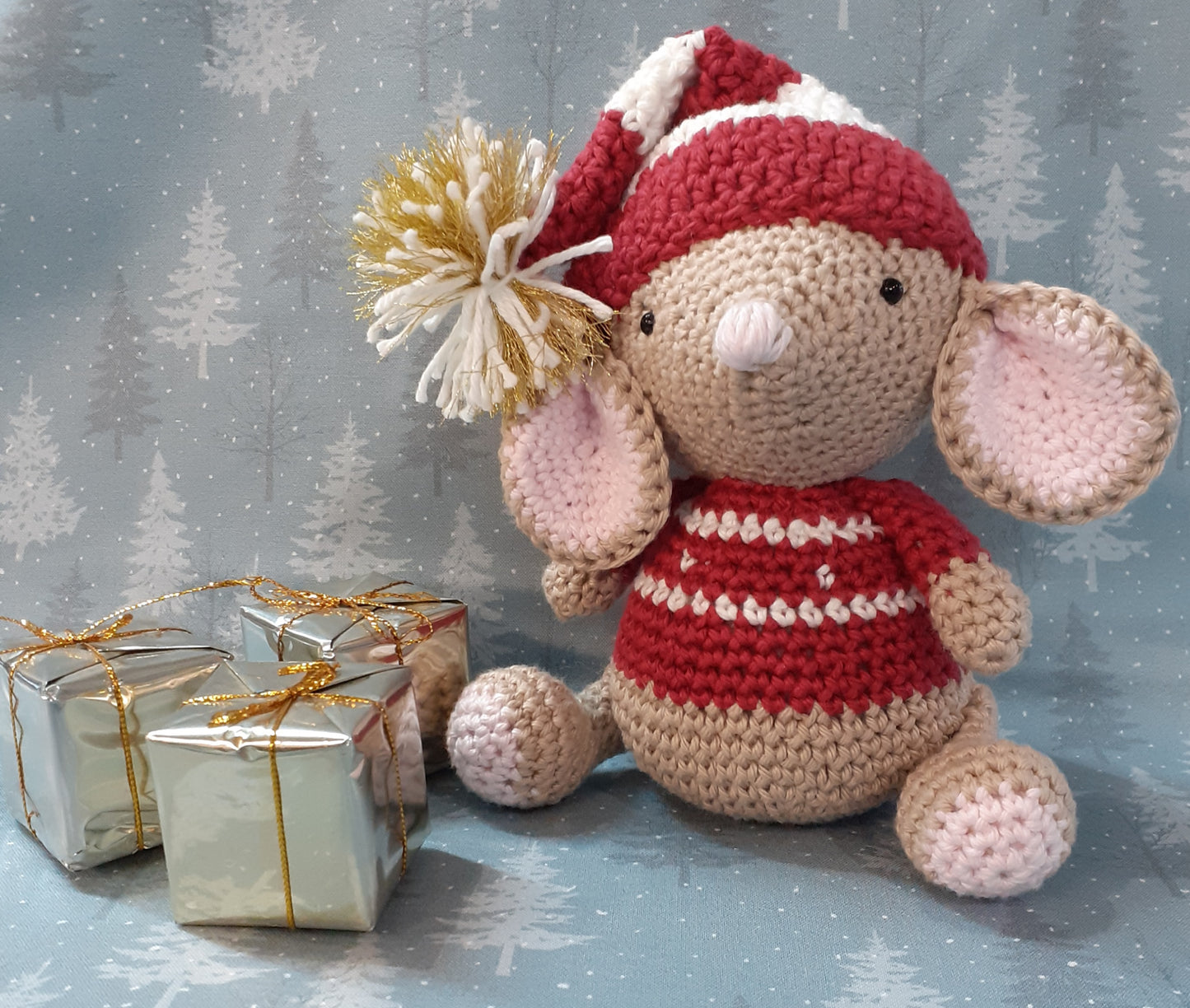 Christmas Crochet Mouse